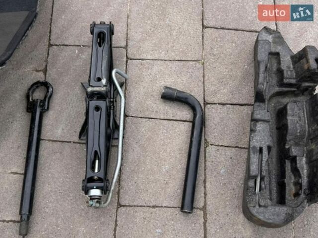 Сірий Рено Меган, об'ємом двигуна 1.46 л та пробігом 318 тис. км за 8000 $, фото 18 на Automoto.ua