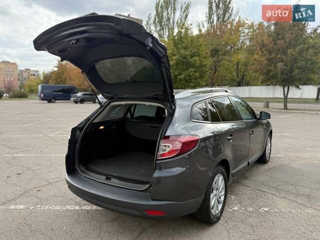 Серый Рено Меган, объемом двигателя 1.46 л и пробегом 253 тыс. км за 6400 $, фото 12 на Automoto.ua