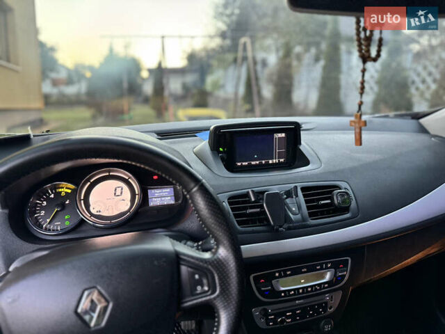 Серый Рено Меган, объемом двигателя 1.46 л и пробегом 228 тыс. км за 9200 $, фото 25 на Automoto.ua