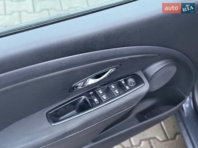 Сірий Рено Меган, об'ємом двигуна 1.6 л та пробігом 243 тис. км за 7499 $, фото 26 на Automoto.ua