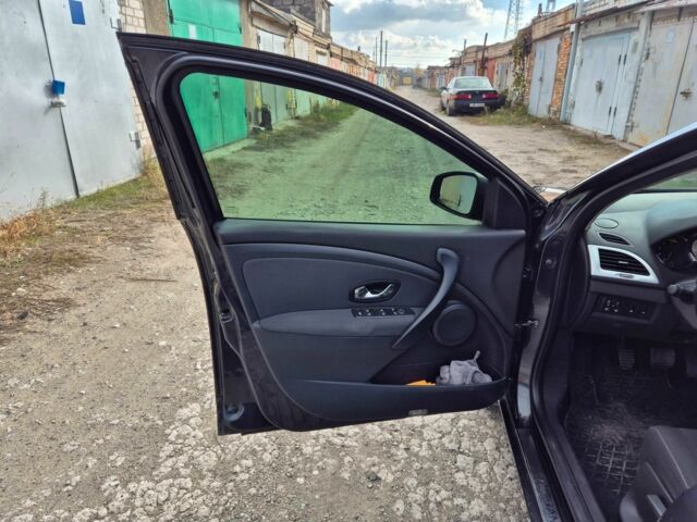 Сірий Рено Меган, об'ємом двигуна 1.5 л та пробігом 303 тис. км за 7150 $, фото 19 на Automoto.ua