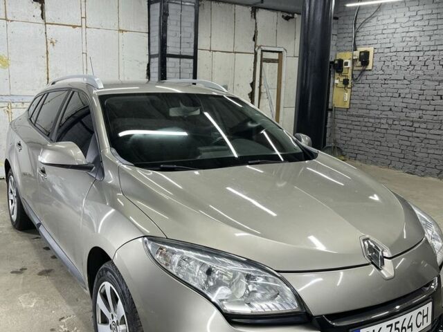 Сірий Рено Меган, об'ємом двигуна 1.5 л та пробігом 290 тис. км за 7999 $, фото 2 на Automoto.ua