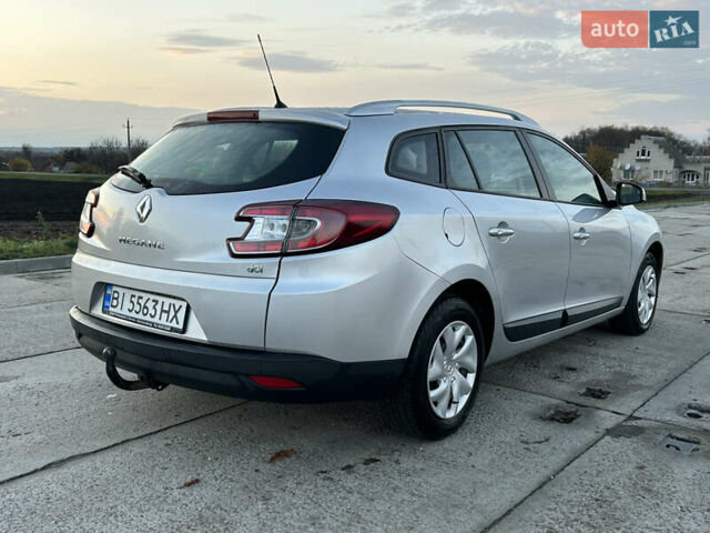 Серый Рено Меган, объемом двигателя 1.46 л и пробегом 250 тыс. км за 7500 $, фото 2 на Automoto.ua