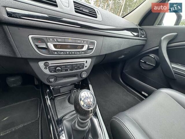 Серый Рено Меган, объемом двигателя 1.46 л и пробегом 233 тыс. км за 9800 $, фото 37 на Automoto.ua