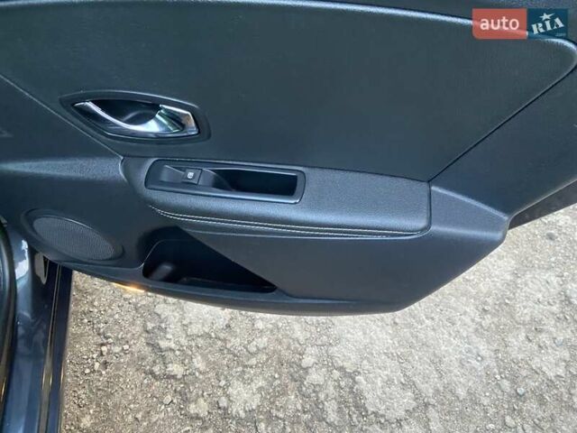 Серый Рено Меган, объемом двигателя 1.5 л и пробегом 194 тыс. км за 8850 $, фото 152 на Automoto.ua