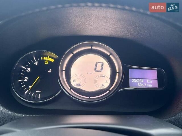 Серый Рено Меган, объемом двигателя 1.46 л и пробегом 230 тыс. км за 7470 $, фото 46 на Automoto.ua