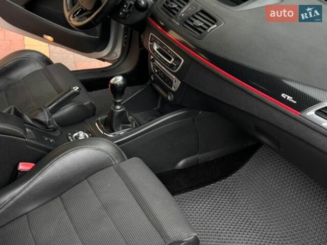 Сірий Рено Меган, об'ємом двигуна 1.46 л та пробігом 318 тис. км за 8000 $, фото 9 на Automoto.ua