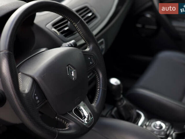 Серый Рено Меган, объемом двигателя 1.46 л и пробегом 313 тыс. км за 8100 $, фото 28 на Automoto.ua