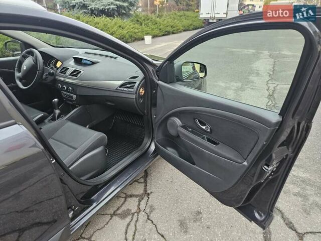 Серый Рено Меган, объемом двигателя 1.6 л и пробегом 173 тыс. км за 7450 $, фото 63 на Automoto.ua