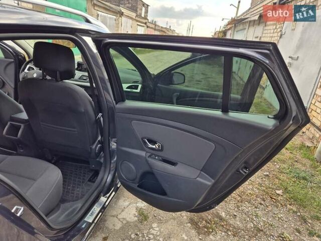 Серый Рено Меган, объемом двигателя 1.5 л и пробегом 302 тыс. км за 7150 $, фото 29 на Automoto.ua