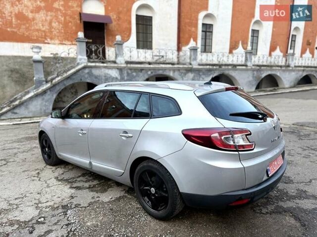 Сірий Рено Меган, об'ємом двигуна 1.6 л та пробігом 230 тис. км за 7700 $, фото 9 на Automoto.ua
