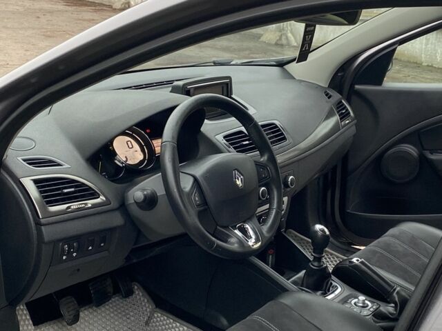 Серый Рено Меган, объемом двигателя 1.5 л и пробегом 235 тыс. км за 7700 $, фото 16 на Automoto.ua