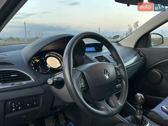 Серый Рено Меган, объемом двигателя 1.46 л и пробегом 250 тыс. км за 7500 $, фото 20 на Automoto.ua