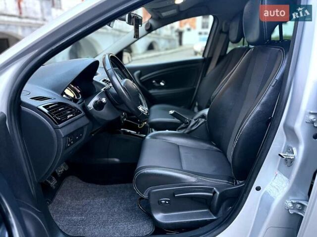 Сірий Рено Меган, об'ємом двигуна 1.6 л та пробігом 230 тис. км за 7700 $, фото 26 на Automoto.ua