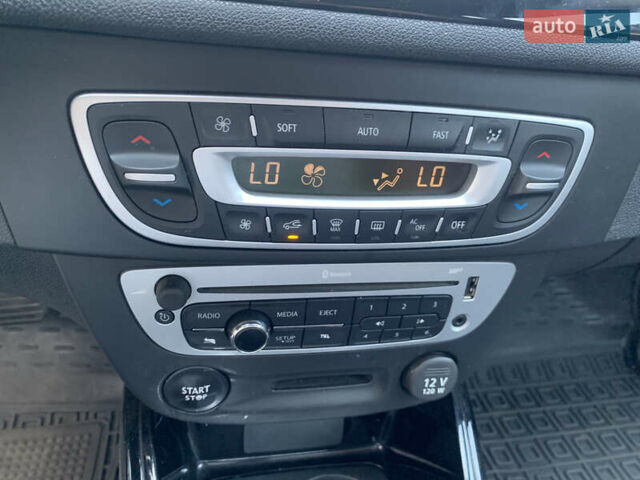 Сірий Рено Меган, об'ємом двигуна 1.5 л та пробігом 257 тис. км за 8250 $, фото 44 на Automoto.ua