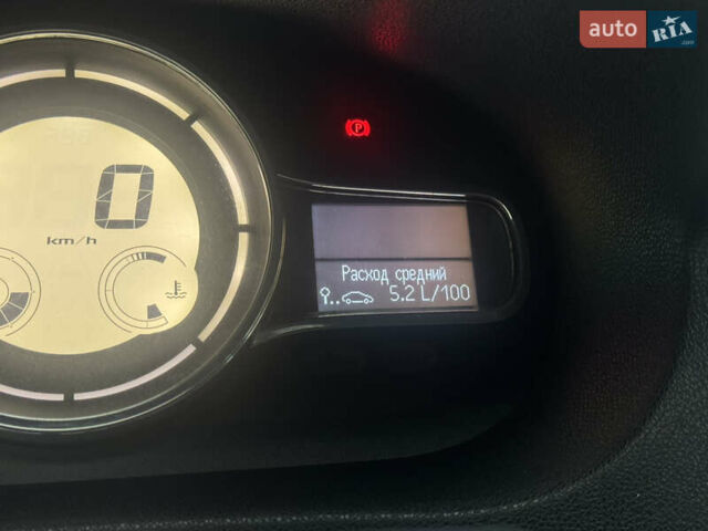 Серый Рено Меган, объемом двигателя 1.46 л и пробегом 250 тыс. км за 7300 $, фото 22 на Automoto.ua