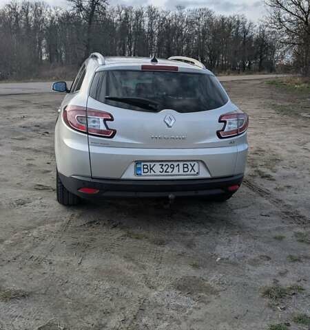Серый Рено Меган, объемом двигателя 1.46 л и пробегом 239 тыс. км за 8700 $, фото 3 на Automoto.ua