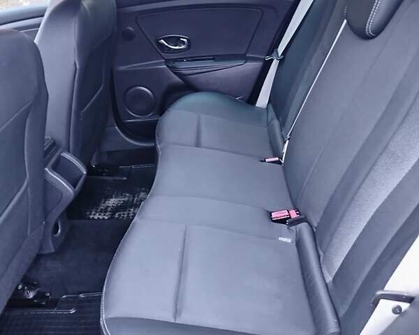 Сірий Рено Меган, об'ємом двигуна 1.46 л та пробігом 270 тис. км за 9100 $, фото 11 на Automoto.ua