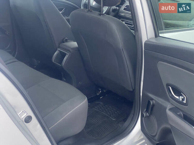 Сірий Рено Меган, об'ємом двигуна 1.2 л та пробігом 171 тис. км за 6600 $, фото 21 на Automoto.ua