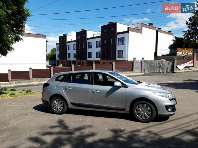 Серый Рено Меган, объемом двигателя 2 л и пробегом 205 тыс. км за 7777 $, фото 1 на Automoto.ua