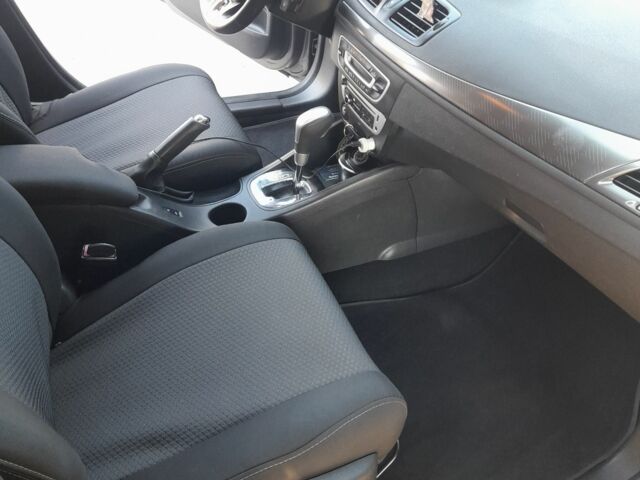 Серый Рено Меган, объемом двигателя 1.5 л и пробегом 232 тыс. км за 7000 $, фото 5 на Automoto.ua