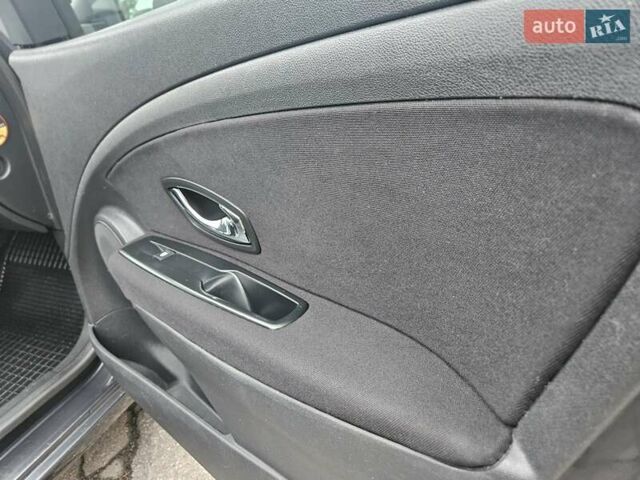 Серый Рено Меган, объемом двигателя 1.6 л и пробегом 173 тыс. км за 7450 $, фото 65 на Automoto.ua