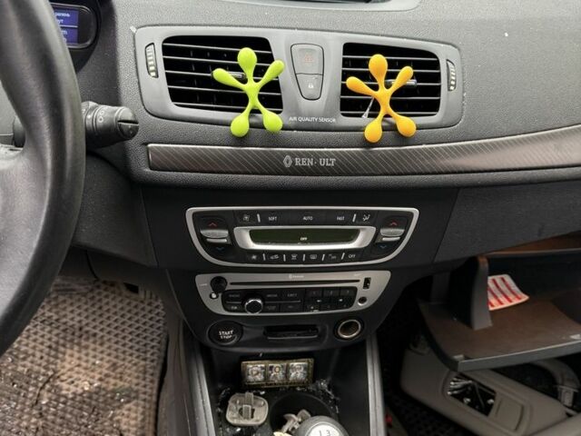 Серый Рено Меган, объемом двигателя 1.5 л и пробегом 250 тыс. км за 3100 $, фото 9 на Automoto.ua