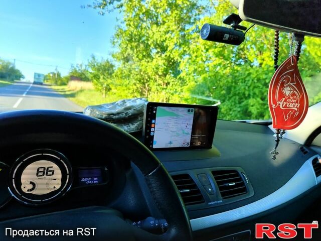 Серый Рено Меган, объемом двигателя 1.5 л и пробегом 229 тыс. км за 8999 $, фото 11 на Automoto.ua