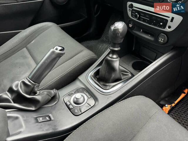 Серый Рено Меган, объемом двигателя 1.46 л и пробегом 250 тыс. км за 7300 $, фото 11 на Automoto.ua