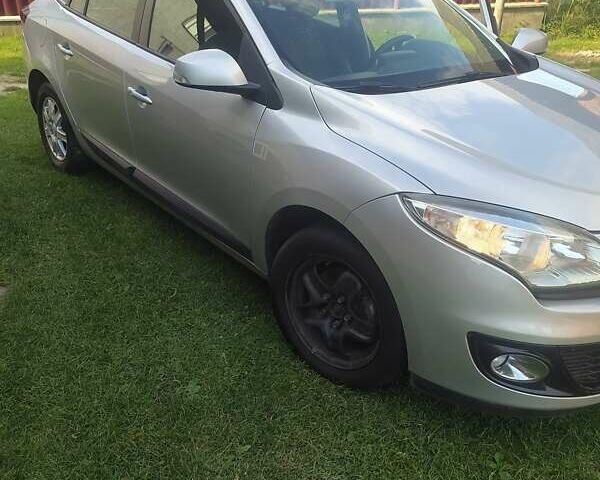 Рено Меган 2013 в Каменке-Бугской на Automoto.ua Серый Рено Меган, объемом двигателя 1.46 л и пробегом 290 тыс. км за 7000 $, фото 4 на Automoto.ua