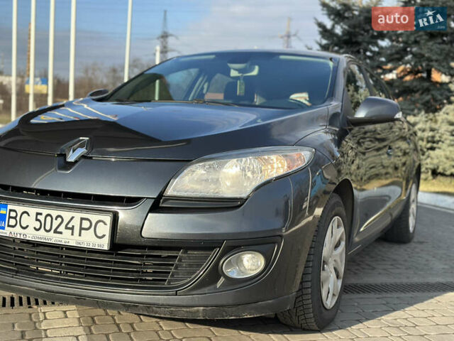 Сірий Рено Меган, об'ємом двигуна 1.46 л та пробігом 220 тис. км за 7700 $, фото 2 на Automoto.ua