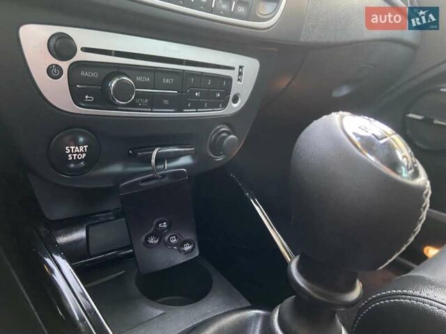 Серый Рено Меган, объемом двигателя 1.5 л и пробегом 194 тыс. км за 8850 $, фото 119 на Automoto.ua