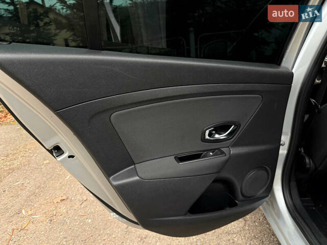 Сірий Рено Меган, об'ємом двигуна 1.46 л та пробігом 215 тис. км за 8899 $, фото 33 на Automoto.ua