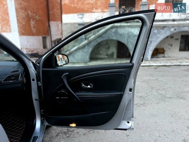 Сірий Рено Меган, об'ємом двигуна 1.6 л та пробігом 230 тис. км за 7700 $, фото 111 на Automoto.ua
