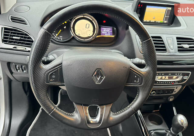 Серый Рено Меган, объемом двигателя 1.5 л и пробегом 184 тыс. км за 9699 $, фото 11 на Automoto.ua