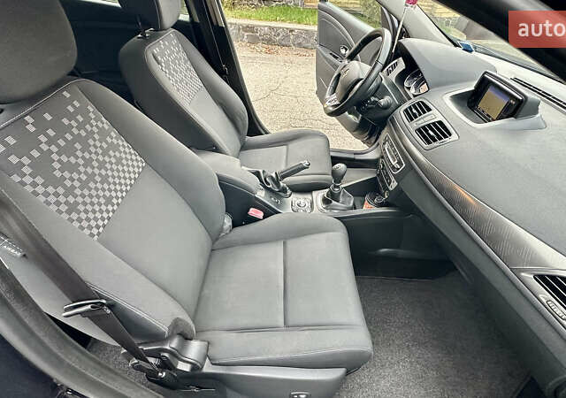 Сірий Рено Меган, об'ємом двигуна 1.5 л та пробігом 255 тис. км за 7700 $, фото 15 на Automoto.ua