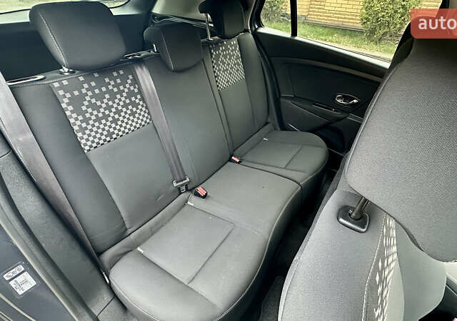 Сірий Рено Меган, об'ємом двигуна 1.5 л та пробігом 255 тис. км за 7700 $, фото 14 на Automoto.ua