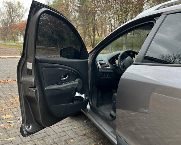 Рено Меган 2013 в Самборе на Automoto.ua Серый Рено Меган, объемом двигателя 1.46 л и пробегом 273 тыс. км за 7450 $, фото 16 на Automoto.ua