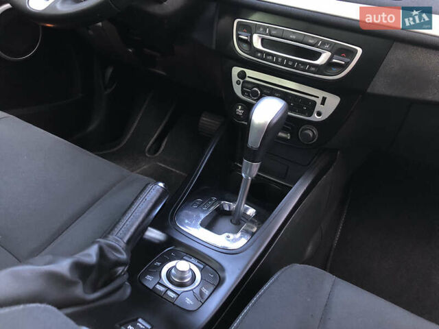 Серый Рено Меган, объемом двигателя 1.5 л и пробегом 251 тыс. км за 8450 $, фото 35 на Automoto.ua