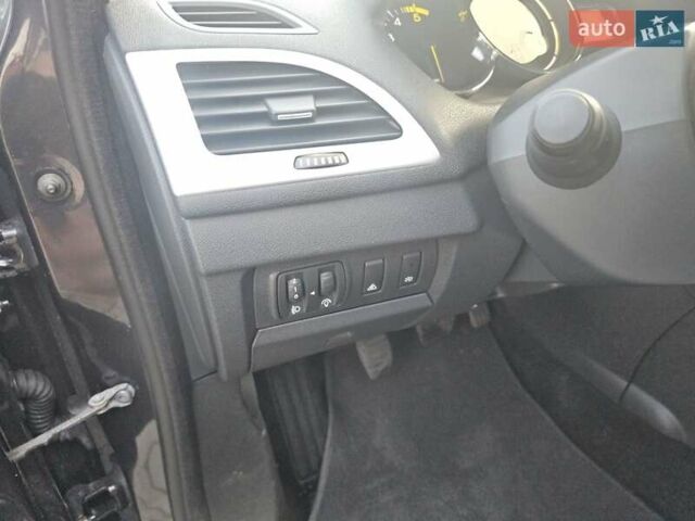 Серый Рено Меган, объемом двигателя 1.5 л и пробегом 221 тыс. км за 8850 $, фото 29 на Automoto.ua