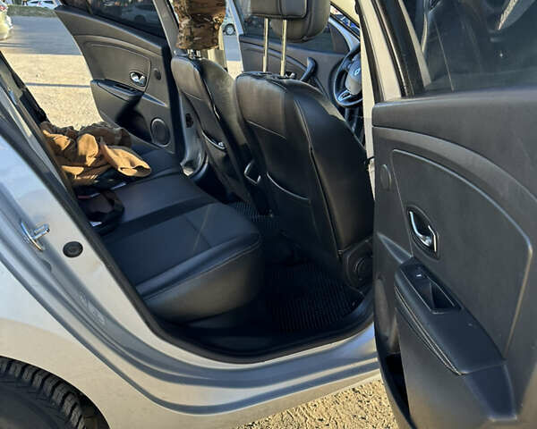 Серый Рено Меган, объемом двигателя 1.46 л и пробегом 261 тыс. км за 9100 $, фото 11 на Automoto.ua