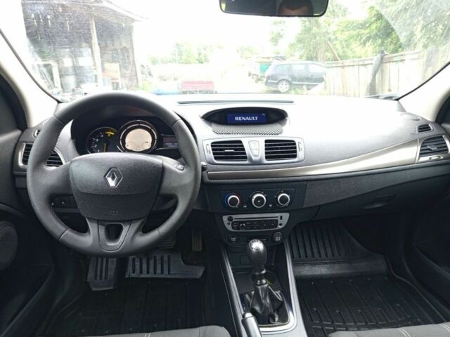 Серый Рено Меган, объемом двигателя 1.5 л и пробегом 140 тыс. км за 6700 $, фото 3 на Automoto.ua