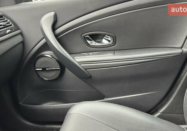 Серый Рено Меган, объемом двигателя 1.5 л и пробегом 222 тыс. км за 9999 $, фото 19 на Automoto.ua