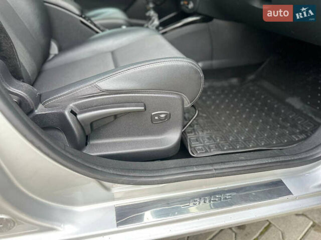 Серый Рено Меган, объемом двигателя 1.6 л и пробегом 197 тыс. км за 7699 $, фото 23 на Automoto.ua