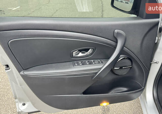 Серый Рено Меган, объемом двигателя 1.5 л и пробегом 184 тыс. км за 9699 $, фото 9 на Automoto.ua