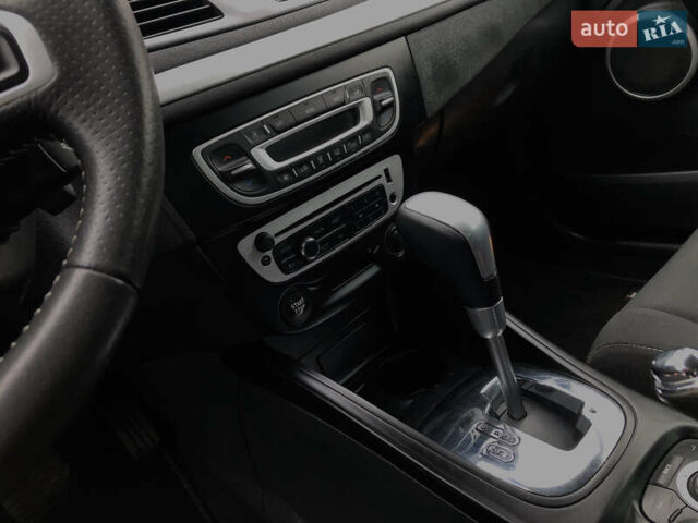 Серый Рено Меган, объемом двигателя 1.5 л и пробегом 256 тыс. км за 8350 $, фото 43 на Automoto.ua