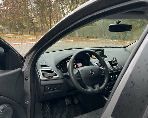 Сірий Рено Меган, об'ємом двигуна 1.46 л та пробігом 273 тис. км за 7450 $, фото 18 на Automoto.ua