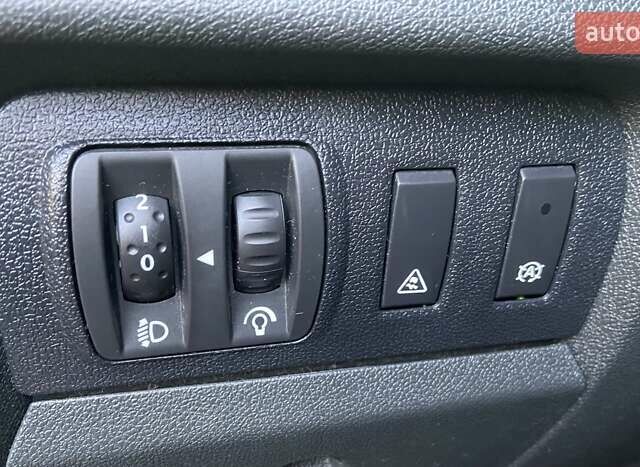 Серый Рено Меган, объемом двигателя 1.5 л и пробегом 194 тыс. км за 8850 $, фото 104 на Automoto.ua