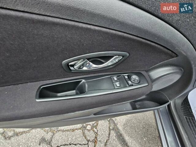 Серый Рено Меган, объемом двигателя 1.6 л и пробегом 173 тыс. км за 7450 $, фото 72 на Automoto.ua