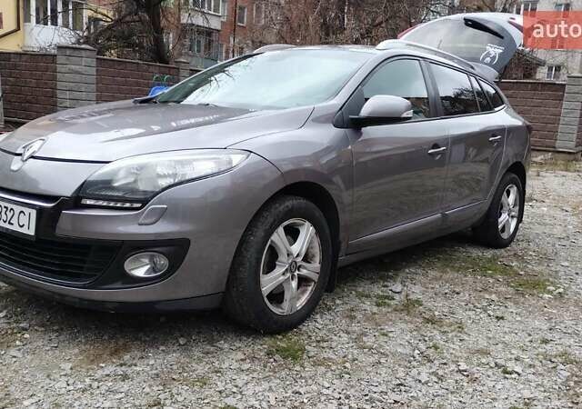 Серый Рено Меган, объемом двигателя 1.5 л и пробегом 250 тыс. км за 8100 $, фото 1 на Automoto.ua